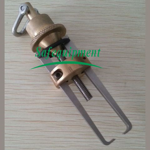 Two Pronged Clamp (Model:SFT S1-2091)